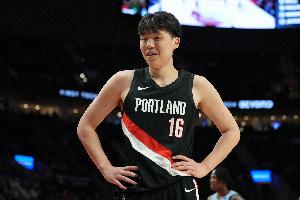 进攻没手感!杨瀚森首节3投0中没有得分 拿到4篮板1助攻