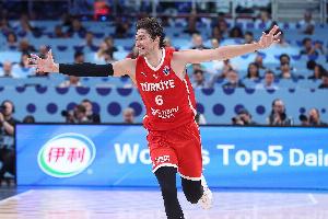 记者:奥斯曼将接受希腊球队PAOK塞萨洛尼基三年900万欧元的合同